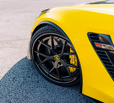 Фото дисков Strasse Wheels SM5R Deep Concave FS на Chevrolet Corvette C7