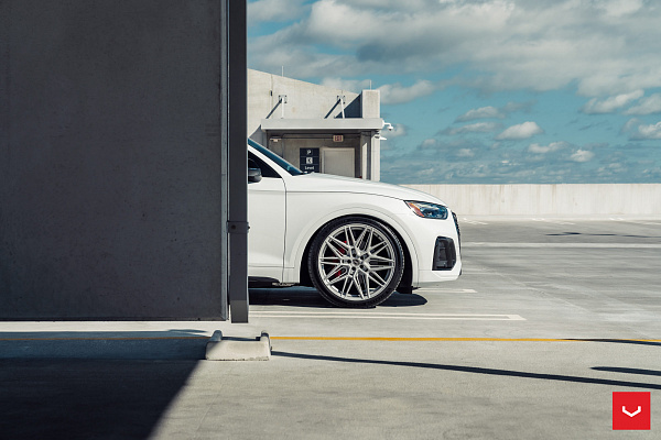 Фото дисков Vossen HF-7 Серебро на Audi Q5 GU