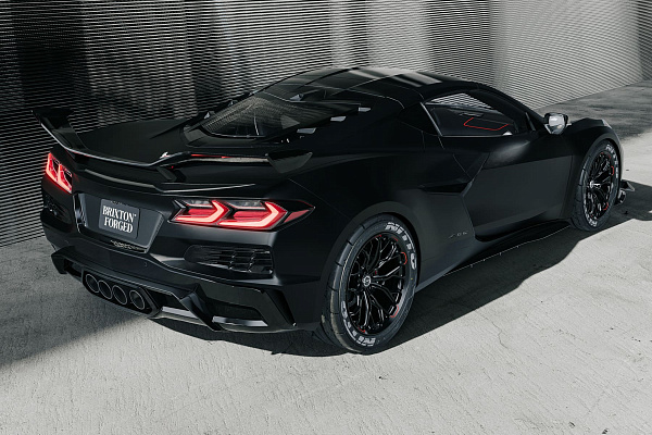 Фото дисков Brixton Forged PF13 R / RS Черный глянец на Chevrolet Corvette C8