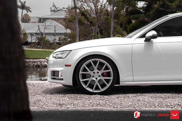 Фото дисков Vossen VFS-6 Серебро на Audi A/S/RS 4 (B9)