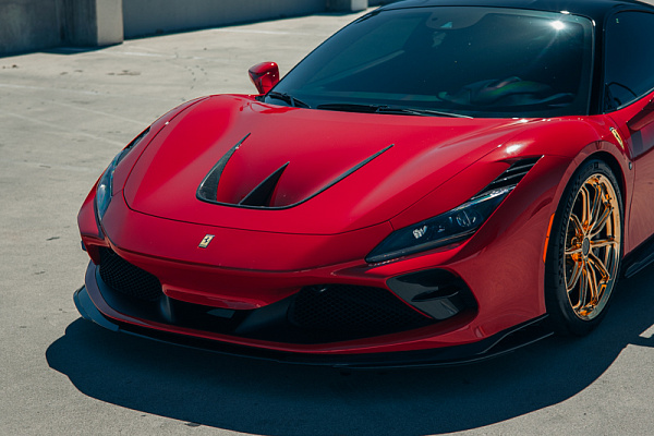 Фото дисков Brixton Forged R11-RS Глянцевое золото на Ferrari F8