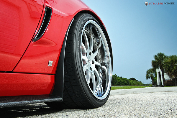 Фото дисков Strasse Wheels R10 Signature Глянцевый лак на Chevrolet Corvette C6