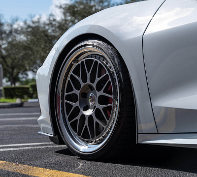 Фото дисков HRE 300 на Chevrolet Corvette C8