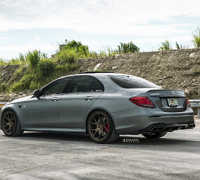 Фото дисков Strasse Wheels SM5RT Deep Concave Monoblock на Mercedes-Benz E-Class (W213, S213, C238)