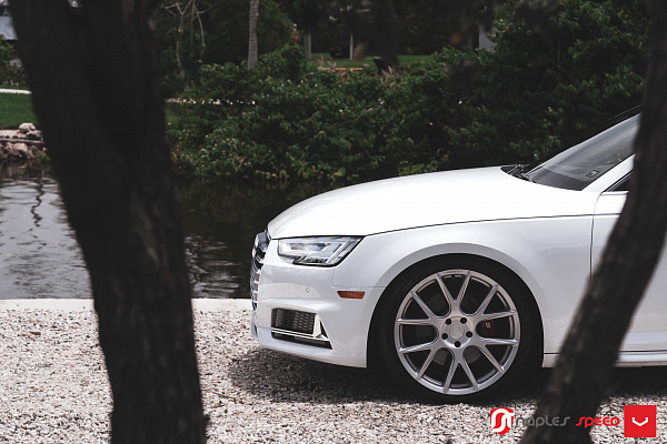 Фото дисков Vossen VFS-6 Серебро на Audi A/S/RS 4 (B9)