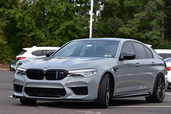 Фото дисков HRE FF04 Глянцевый графит на BMW 5/M5 (G30/F90)
