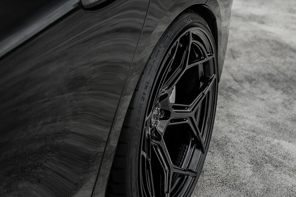 Фото дисков Radi8 R804.C Черный глянец на Mercedes-Benz CLS (C257)