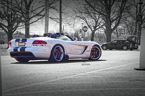 Фото дисков Strasse Wheels S5 Deep Concave FS Другой цвет на Dodge Viper