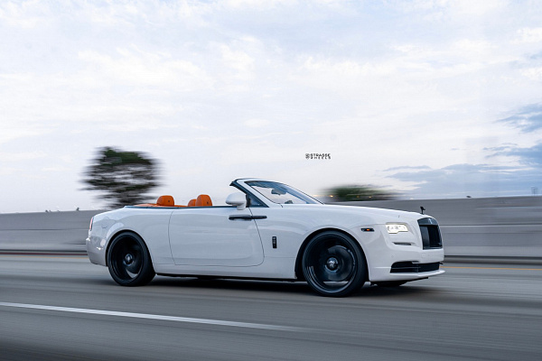 Фото дисков Strasse Wheels SV15T Deep Concave Duoblock RR Черный глянец на Rolls-Royce Ghost I