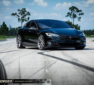 Фото дисков BC Forged HCA381 на Tesla Model S
