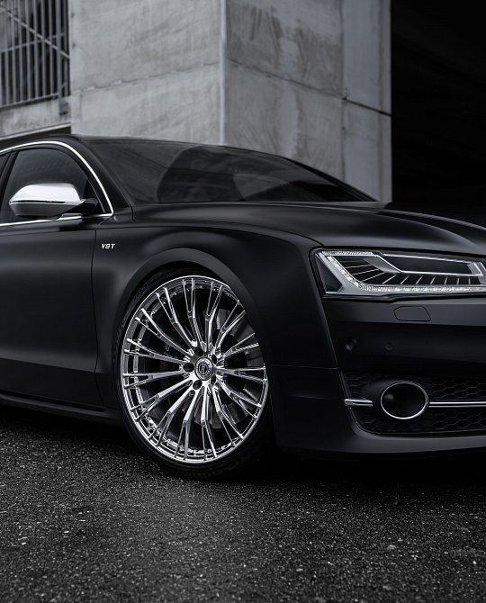 Фото дисков ST11 Полированный лак на Audi A/S 8 (D4)