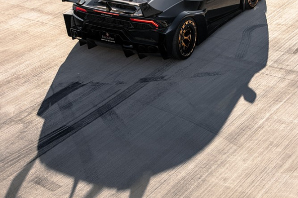 Фото дисков Brixton Forged PF7 Aerotech Глянцевая бронза на Lamborghini Huracan