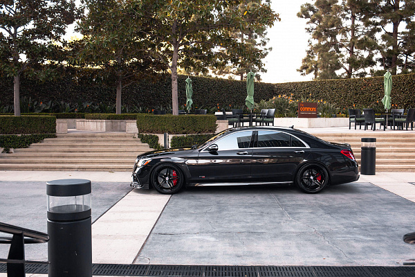 Фото дисков HRE P107 Черный глянец на Mercedes-Benz S-Class (W222, C217)