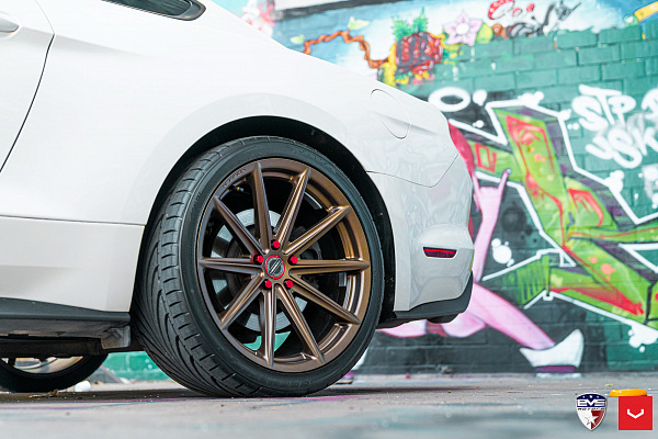 Фото дисков Vossen VFS-10 Сатиновая бронза на Ford Mustang VI