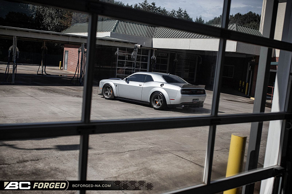 Фото дисков BC Forged LE05 // MLE05 Матовый графит на Dodge Challenger III
