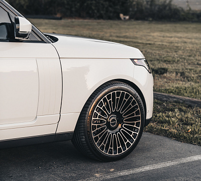 Фото дисков Brixton Forged LX01 на Land Rover Range Rover IV