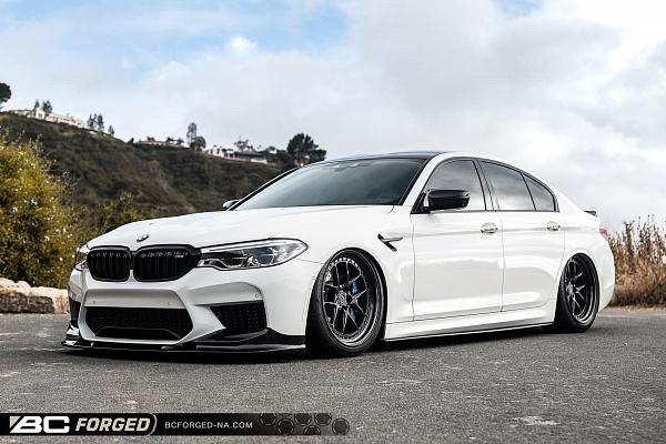 Фото дисков BC Forged LE52 // MLE52 Черный глянец на BMW 5/M5 (G30/F90)