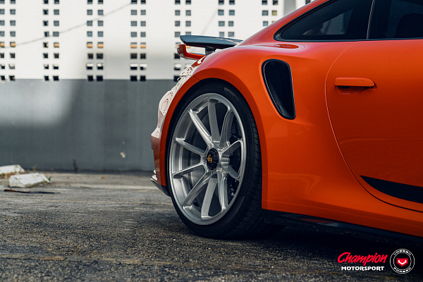 Фото дисков Vossen RS92 Глянцевый лак на Porsche 911 VIII