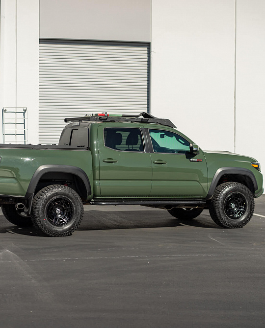 Фото дисков FT1 Черный сатин на Toyota Tacoma III