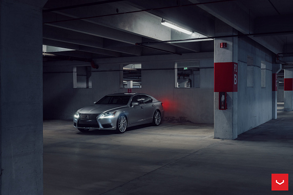 Фото дисков Vossen HF-4T Серебро на Lexus LS IV