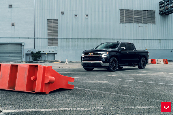 Фото дисков Vossen HFX-1 (6-Lug) Черный глянец на Chevrolet Silverado IV