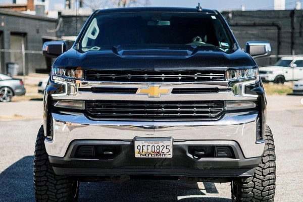 Фото дисков 4PLAY 4P80R Черный глянец на Chevrolet Silverado IV