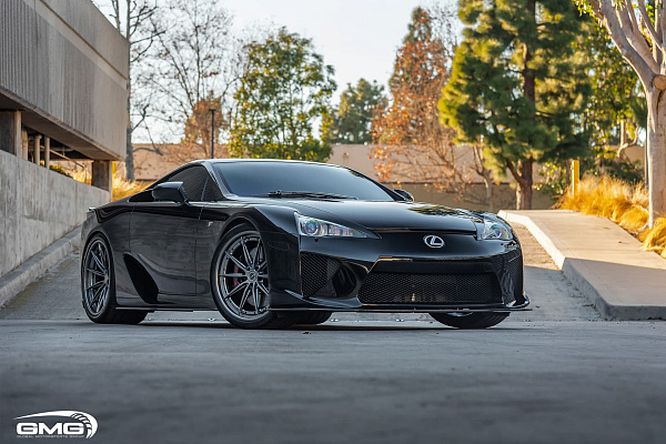 Фото дисков Brixton Forged R11-R Глянцевый графит на Lexus LFA