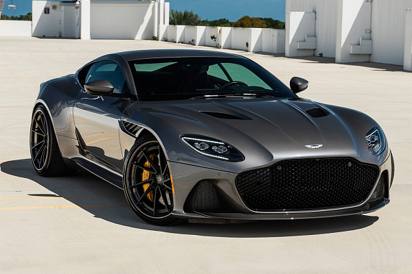 Фото дисков Anrky AN33 Черный сатин на Aston Martin DBS 3