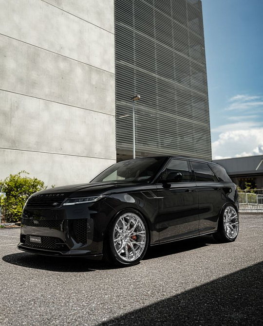 Фото дисков ST9 Полированный лак на Range Rover Sport III