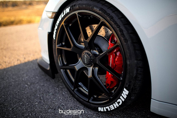 Фото дисков HRE P101 Черный глянец на Porsche 911 VII