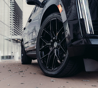 Фото дисков Vossen HF6-4 на Cadillac Escalade V