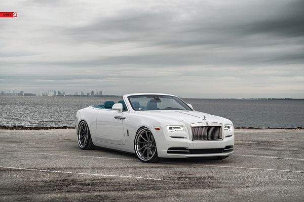 Фото дисков Anrky AN33 Глянцевый темный лак на Rolls-Royce Wraith