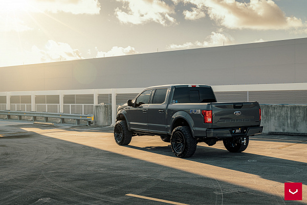 Фото дисков Vossen HF6-5 Черный глянец на Ford F-150 XIII