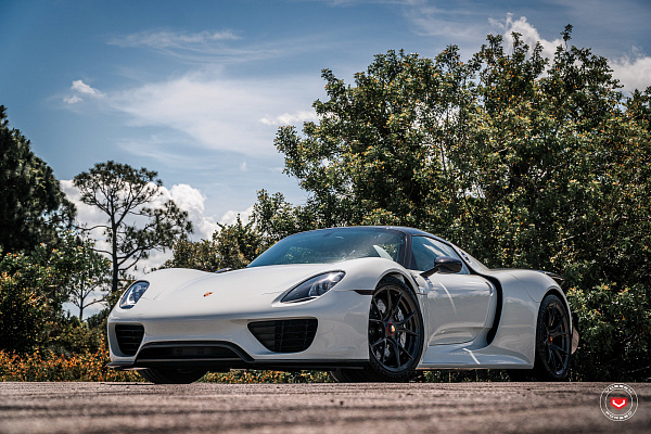 Фото дисков Vossen RS74 Черный глянец на Porsche 918 Spyder