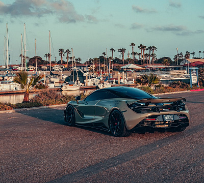 Фото дисков Brixton Forged PF7 на McLaren 720S