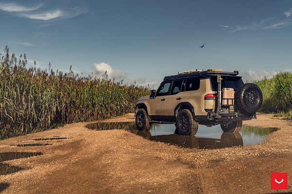Фото дисков Vossen HFX-1 (6-Lug) Черный глянец на Lexus GX III