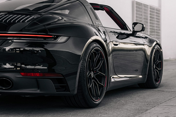 Фото дисков Brixton Forged CM5-RS Черный матовый на Porsche 911 VIII
