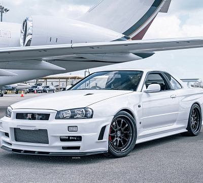 Фото дисков Strasse Wheels R10 Competition на Nissan GT-R