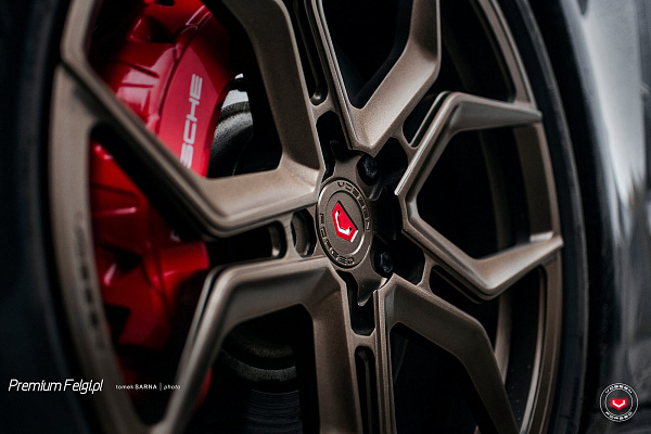 Фото дисков Vossen EVO-3 Сатиновая бронза на Porsche Panamera II