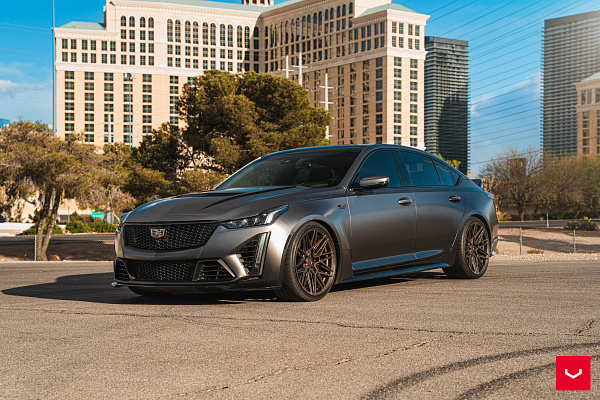 Фото дисков Vossen HF-7 Сатиновая бронза на Cadillac CT5
