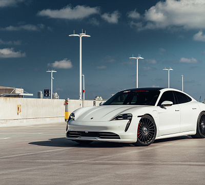 Фото дисков Vossen HF-8 на Porsche Taycan I