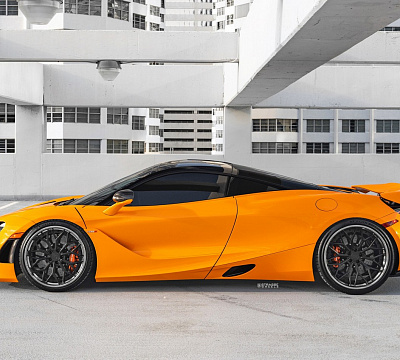 Фото дисков Strasse Wheels SV20M Deep Concave FS на McLaren 720S