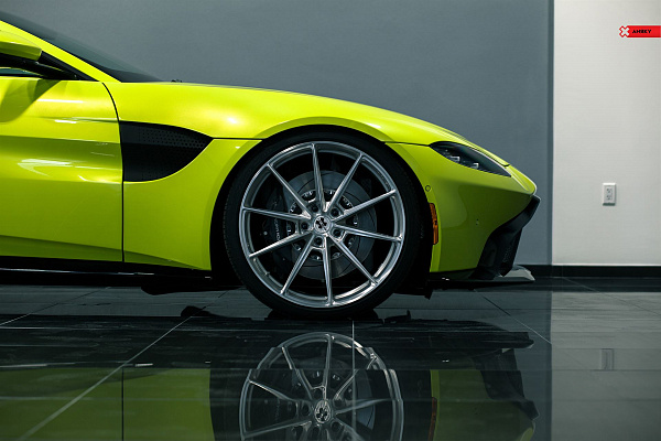 Фото дисков Anrky AN18 Глянцевый лак на Aston Martin Vantage 4