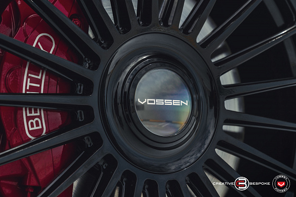 Фото дисков Vossen S17-13 Черный глянец на Bentley Continental GT III