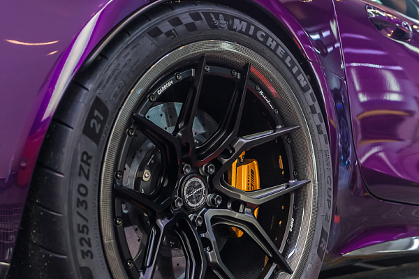 Фото дисков Brixton Forged CM5-R Черный сатин на Mercedes-Benz AMG GT I