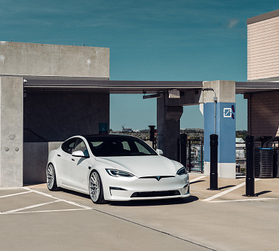 Фото дисков Vossen HF-4T на Tesla Model S