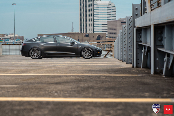 Фото дисков Vossen HF-2 Сатиновый графит на Tesla Model 3