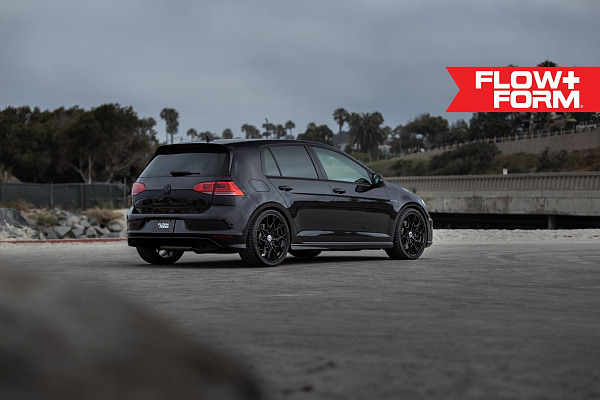 Фото дисков HRE FF10 Черный сатин на Volkswagen Golf VIII