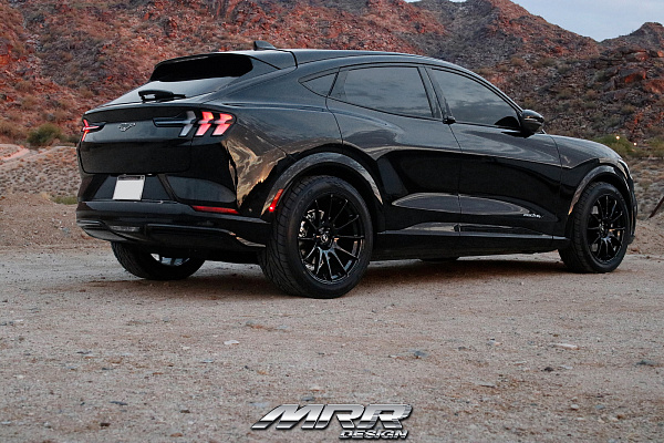 Фото дисков MRR GF6 Черный глянец на Ford Mustang Mach-E
