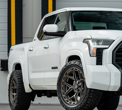 Фото дисков 4PLAY 4P55 на Toyota Tundra III